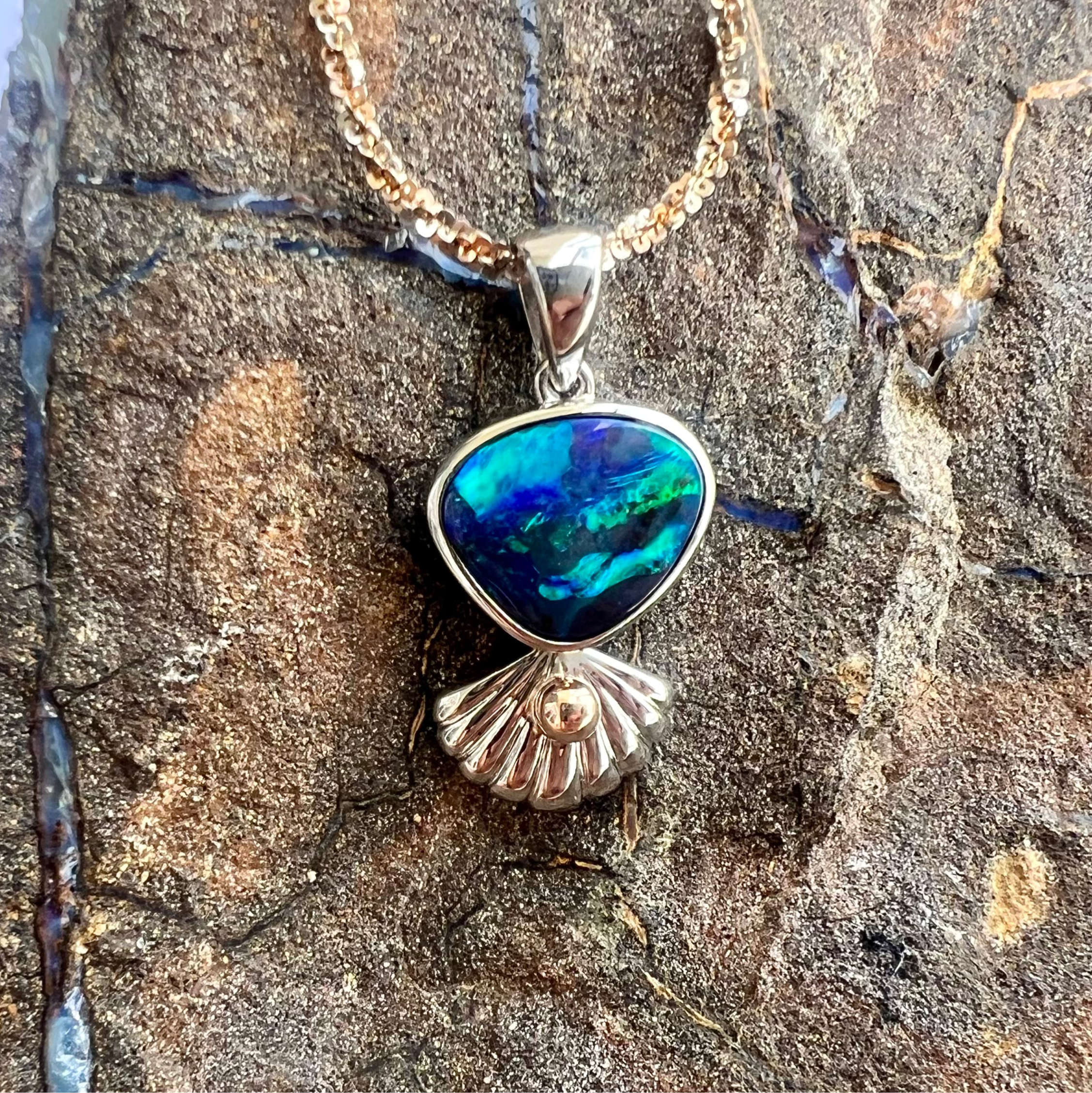 Moonlight Pearl Oasis 18K Gold Pendant