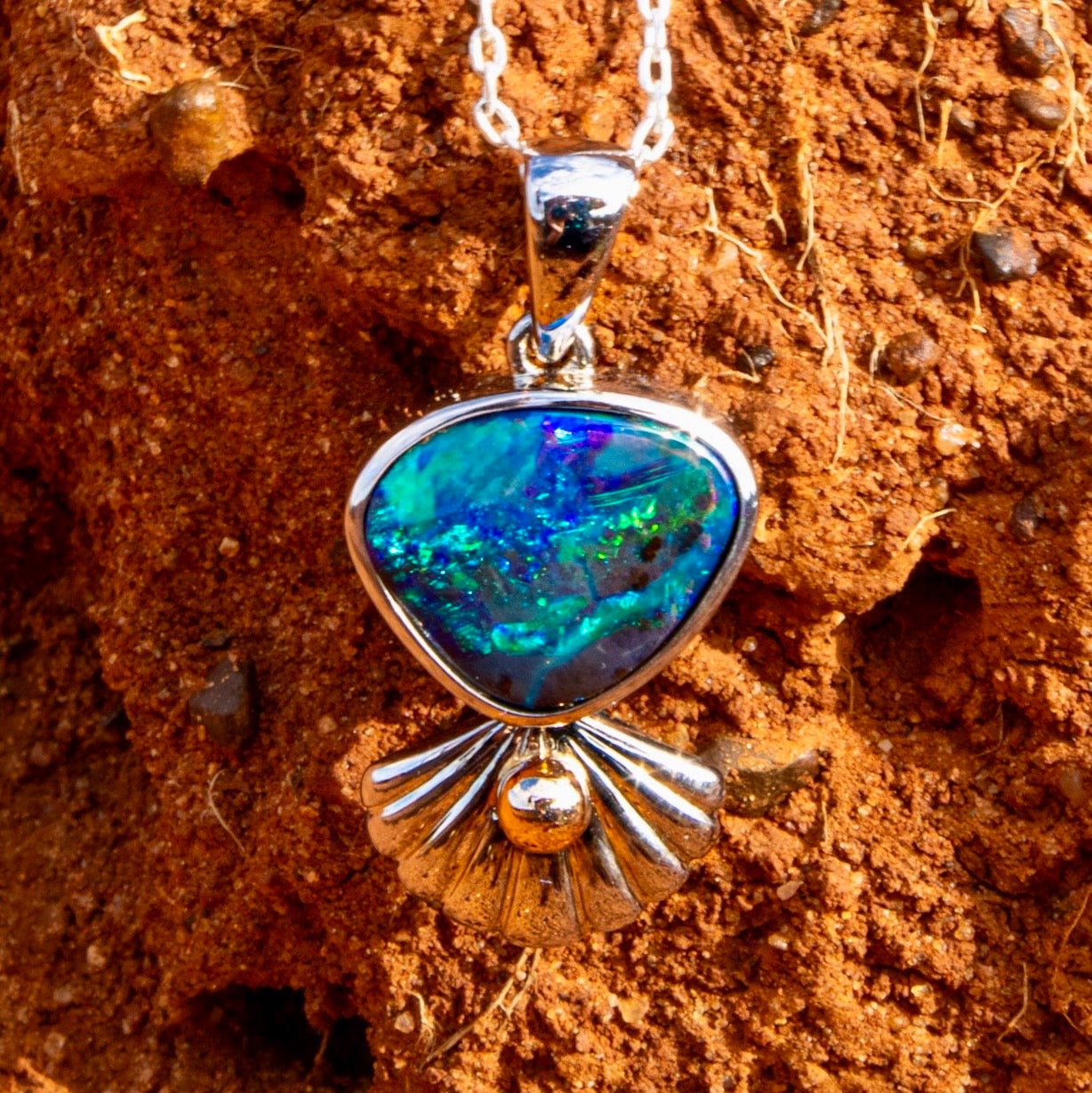 Moonlight Pearl Oasis 18K Gold Pendant