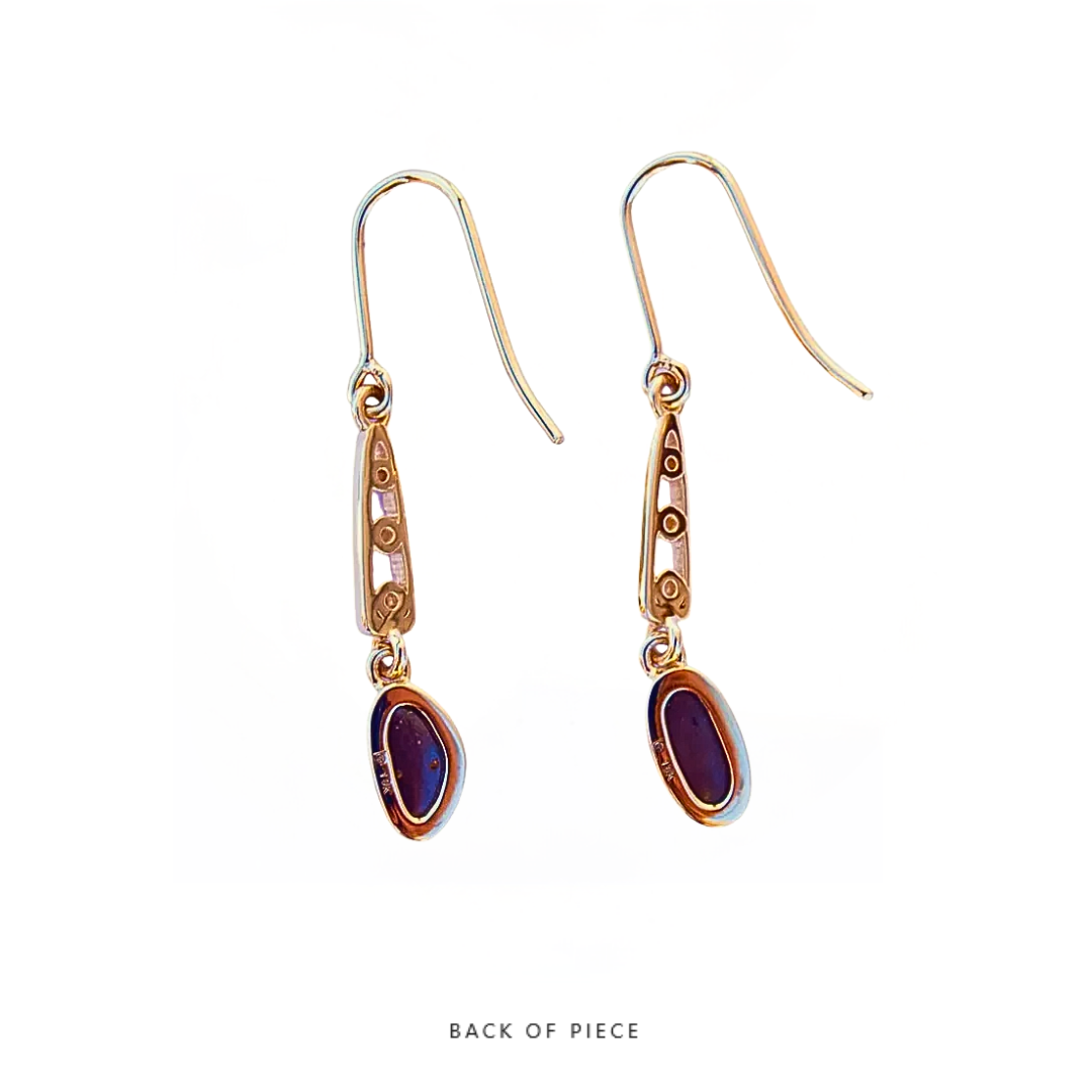 Elegance Incarnate 18K Gold Earring