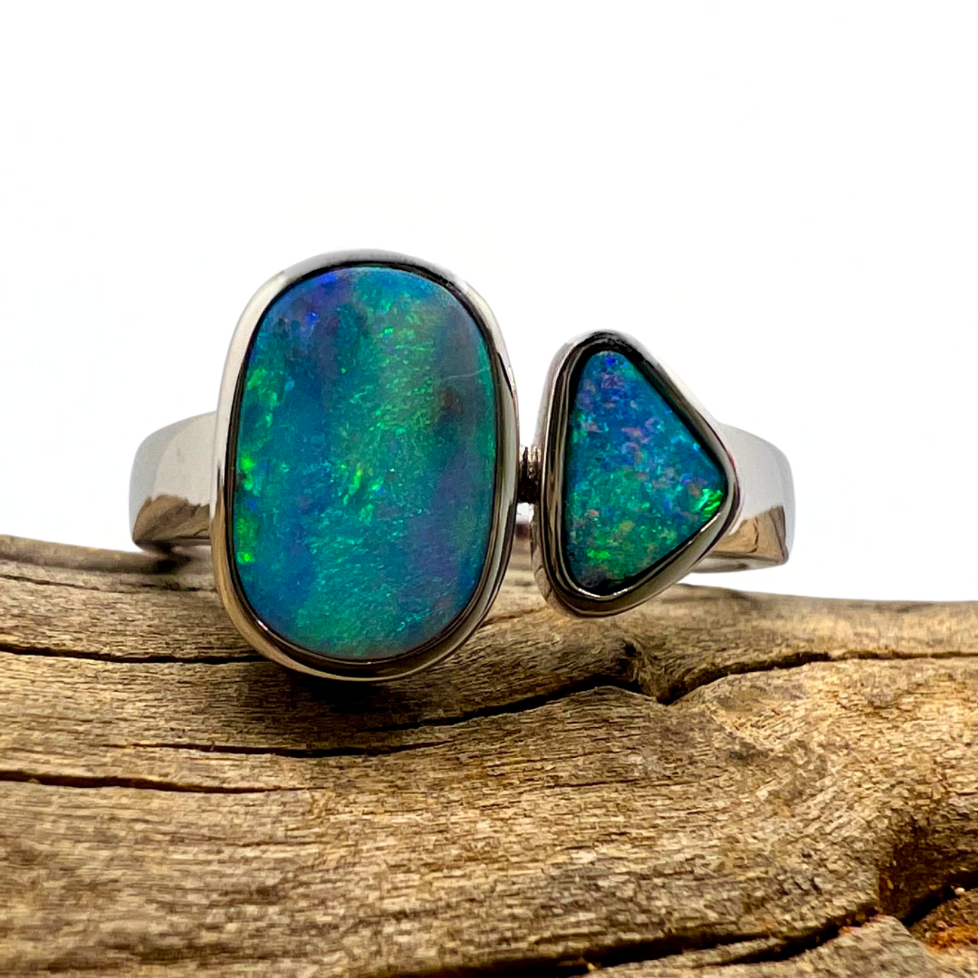 Lagoon Oasis 18K Gold Ring