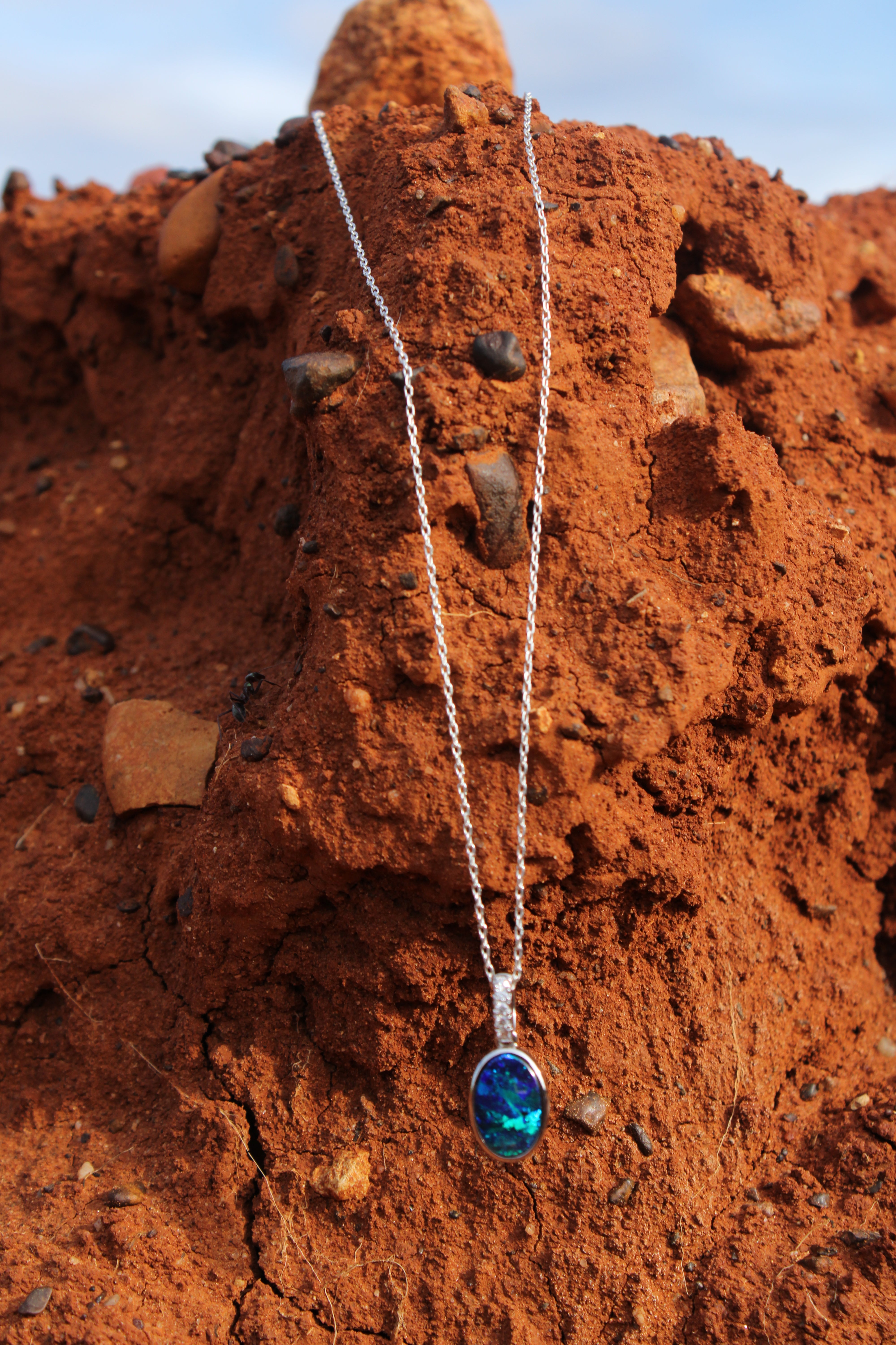 Her Majesty 18K White Gold Pendant
