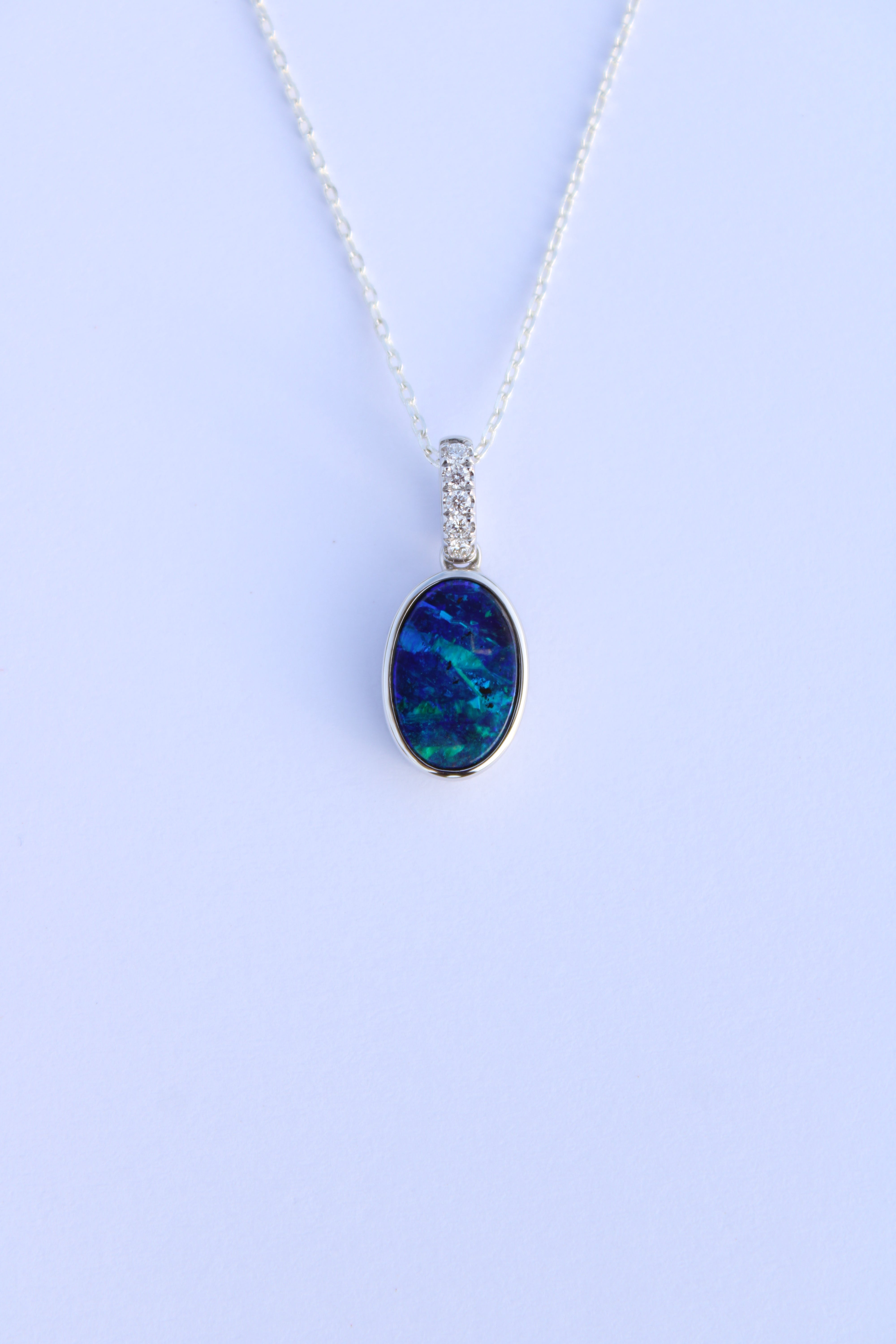 Her Majesty 18K White Gold Pendant