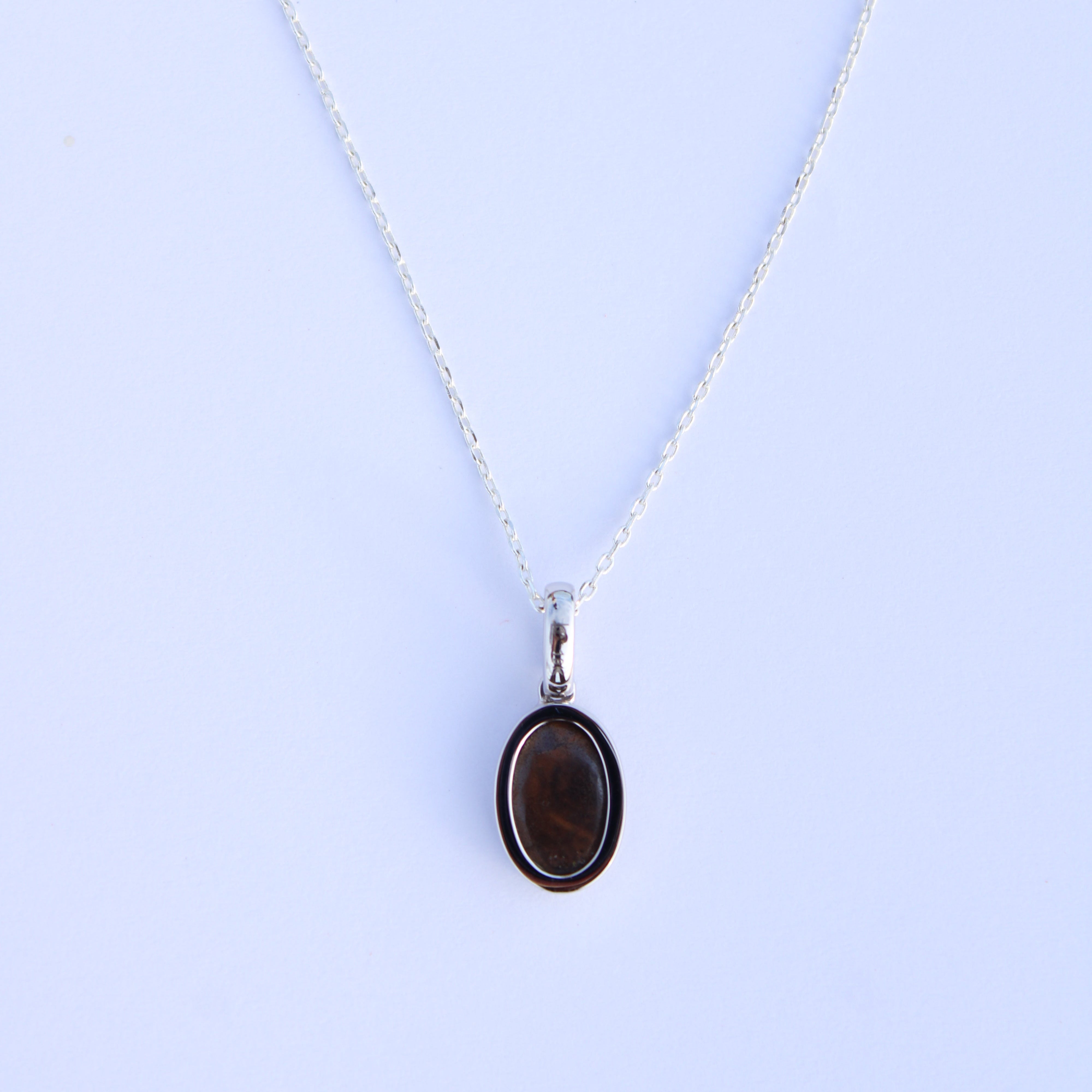 Her Majesty 18K White Gold Pendant